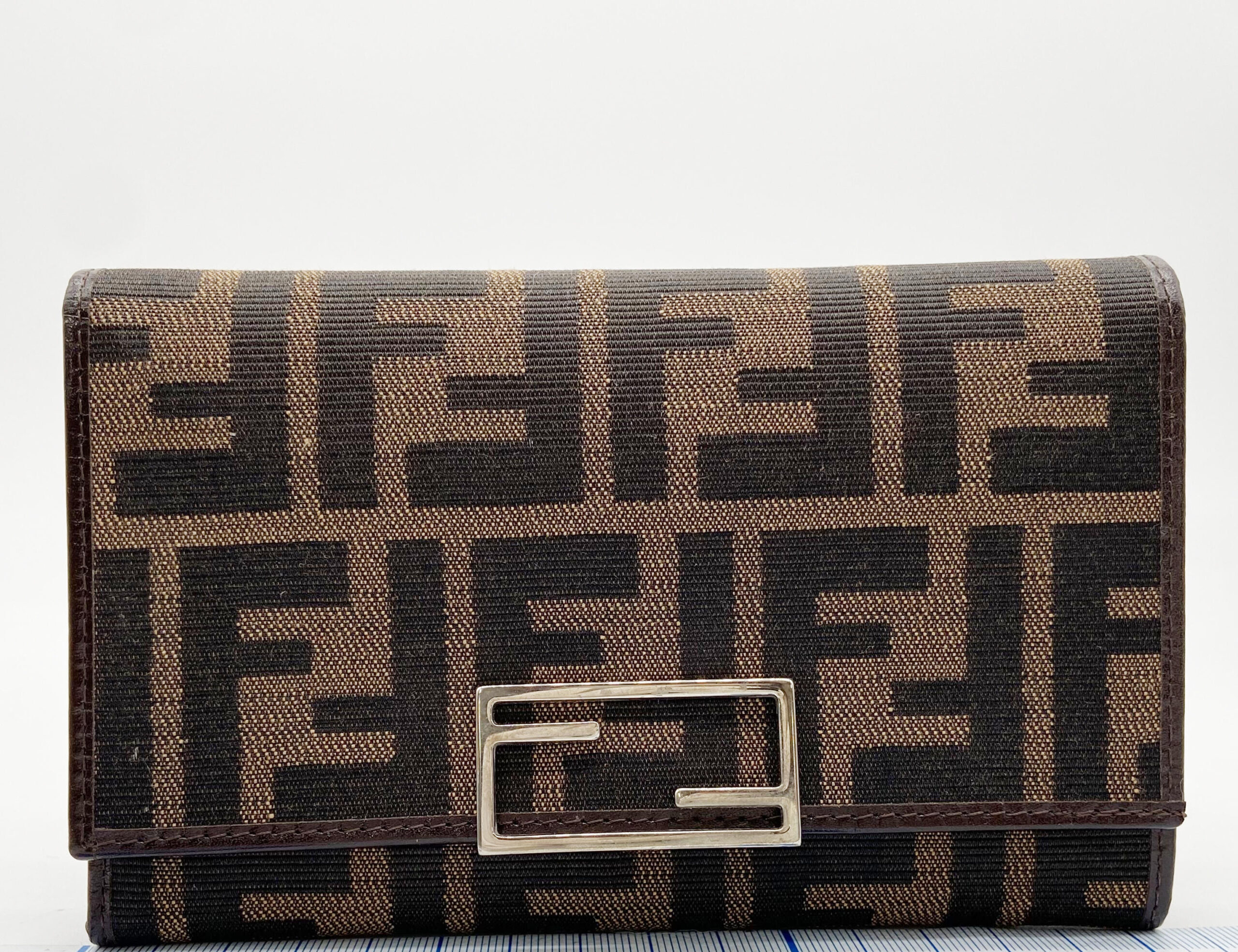 【買取】 ブランド財布 FENDI(フェンディ) ズッカ
